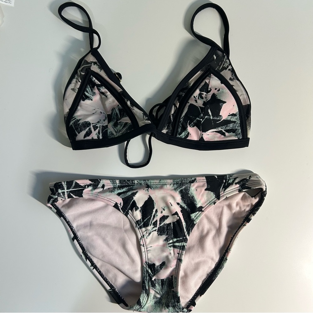 ⭐️ Xhilaration palm printed bikini size XS